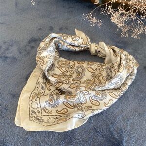 Paisley Patterned Scarf - Gold and Silver
